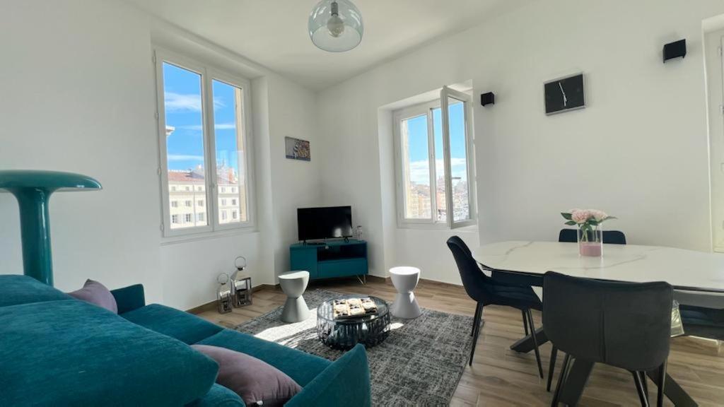 Appartement Face Au Vieux Port Vue 180 De Notre Dame Au Panier