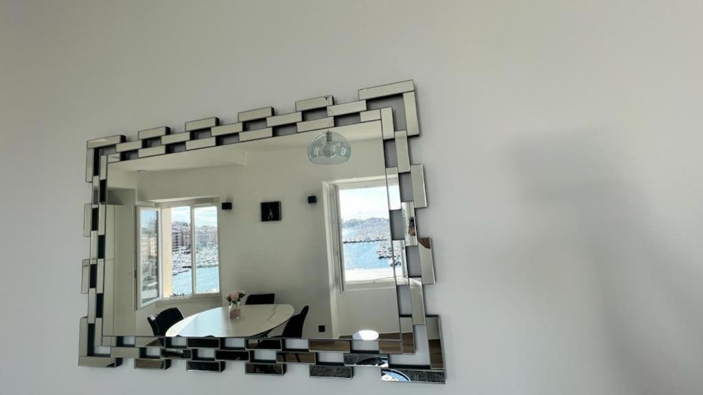 Appartement Face Au Vieux Port Vue 180 De Notre Dame Au Panier Marseilles